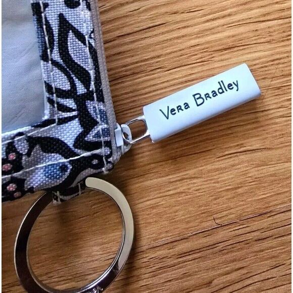 Vera Bradley Zip ID Case With Keychain Multi Print - Picture 2 of 4